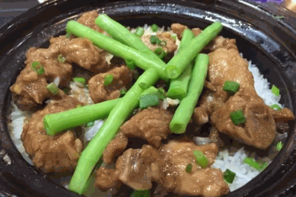 众品煲仔饭