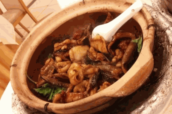 蜜咕哆煲仔饭