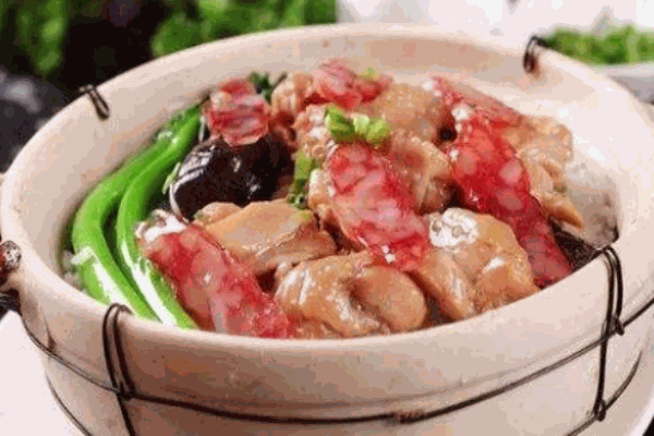 明伍煲仔饭