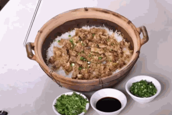 明伍煲仔饭
