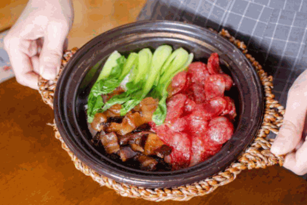 尚品锅巴煲仔饭