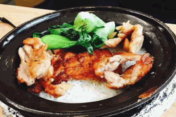 幸运村口口香煲仔饭