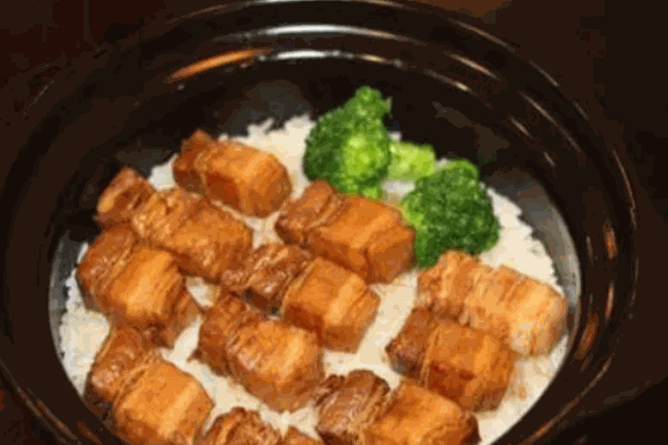 喷喷香煲仔饭