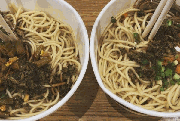七点食客热干面