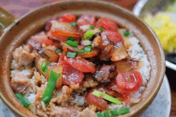煲再碗里煲仔饭