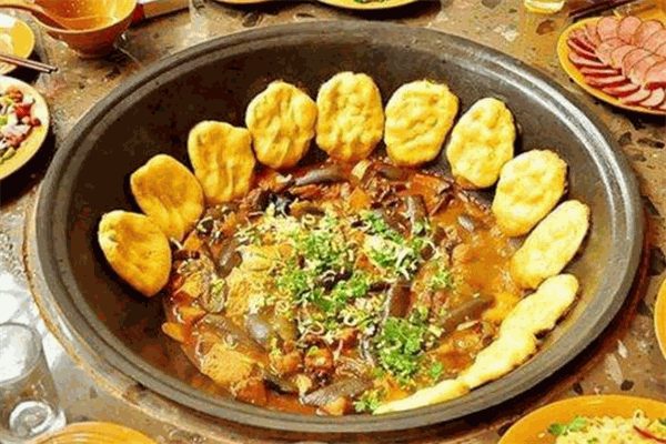 传奇大锅台地锅鸡