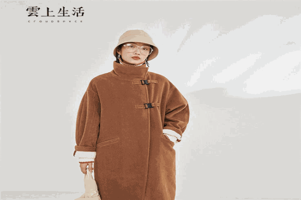 云上生活女装