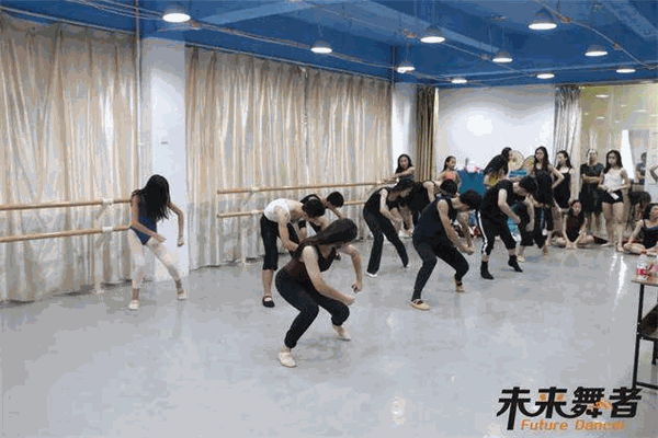 未来舞者
