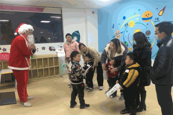 孚比艾育幼
