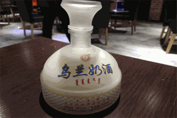 乌兰奶酒