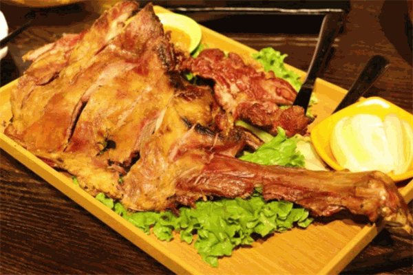 食羊食牧烤羊腿