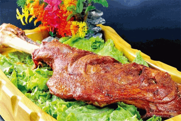 食羊食牧烤羊腿