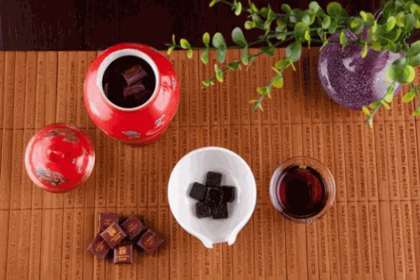 御茗堂茶膏