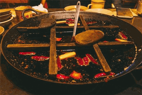 青石板重庆老灶火锅
