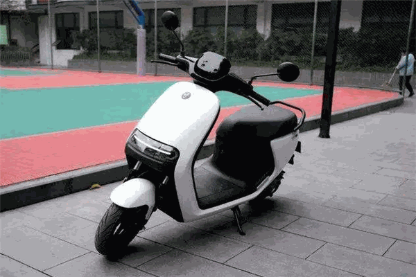 荆雀电动车