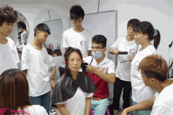 明缘美发美容培训