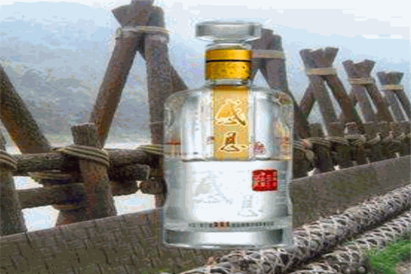 古堰春白酒