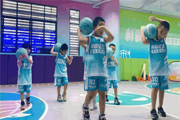 制霸星球少儿篮球馆