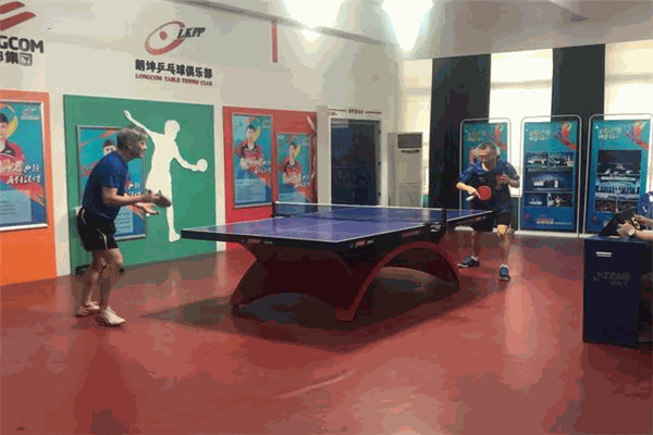 朗坤乒乓球俱乐部