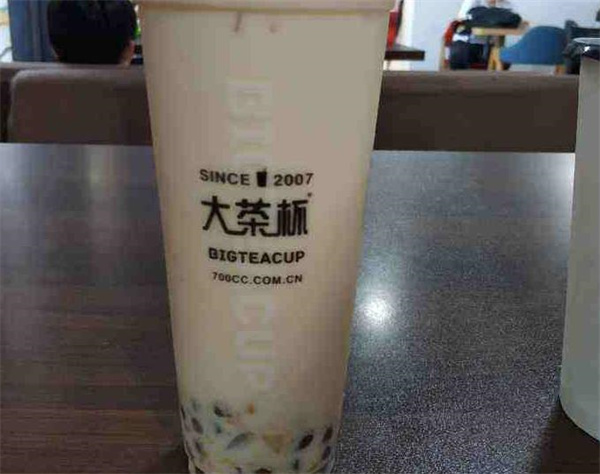 大茶杯装奶茶