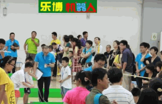 乐博机器人