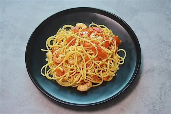 畔桥边の手作牛排意面