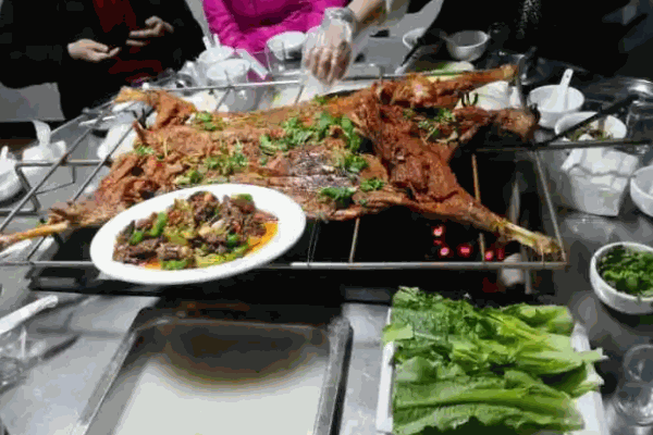 陈老幺烤全羊
