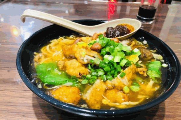 萌阿婆卤面