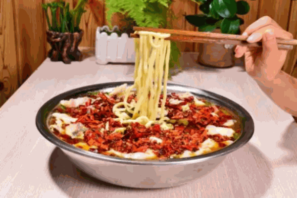 发小酸菜鱼面