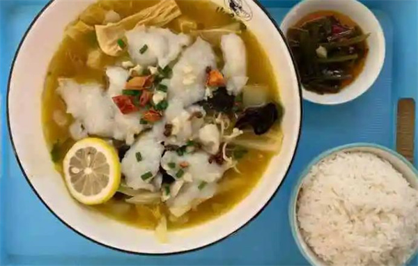 小鱼号酸菜鱼米饭