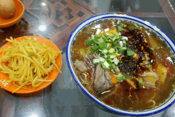 白老七蓬灰牛肉面