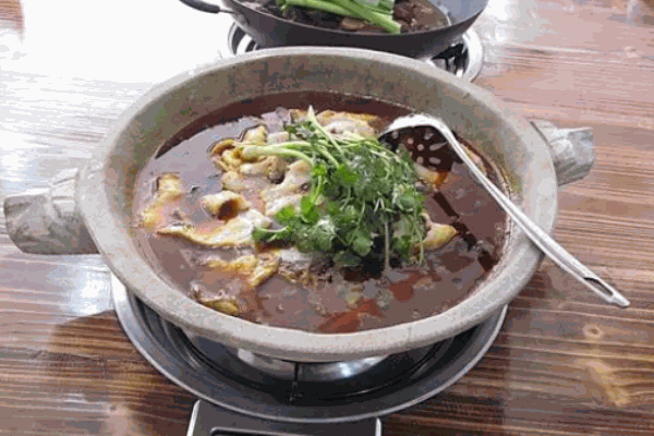 群英会石锅鱼