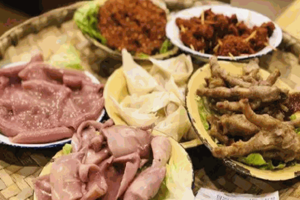 八脚老火锅