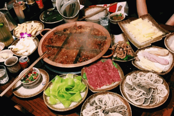 渝梁老味火锅
