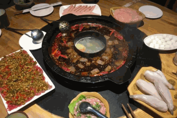 上山诗纳火锅