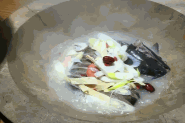 云情鱼意蒸汽石锅鱼火锅