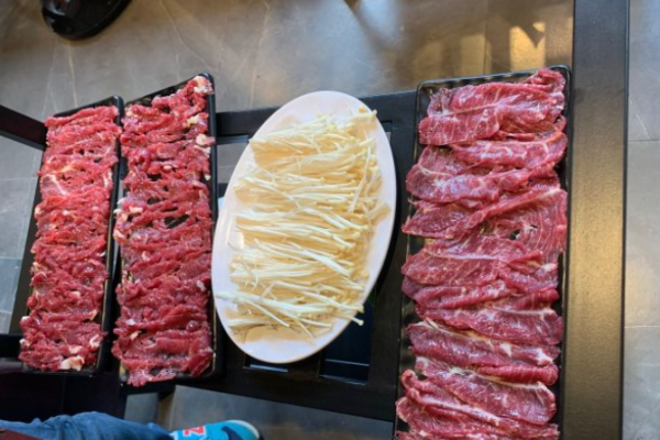 雄记六合里牛肉火锅