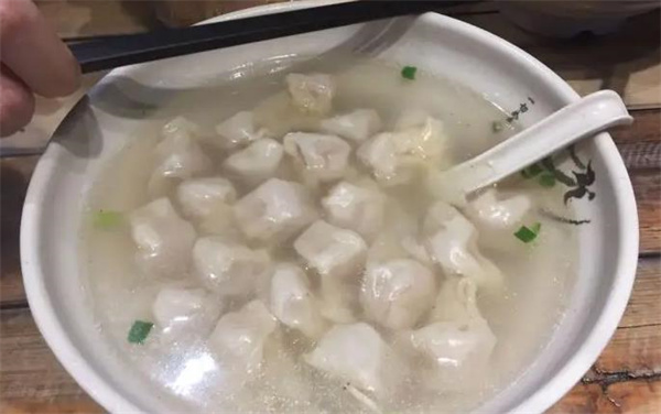 朱婆馄饨铺