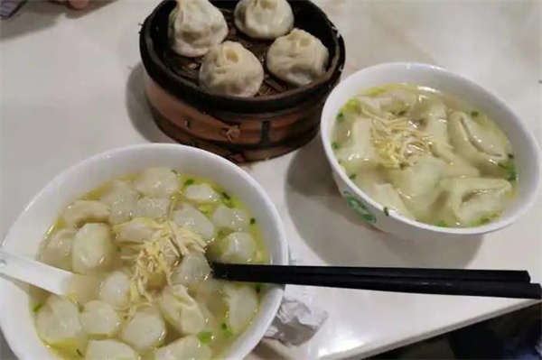 小挑馄饨