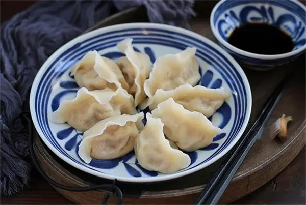 捏福饺子