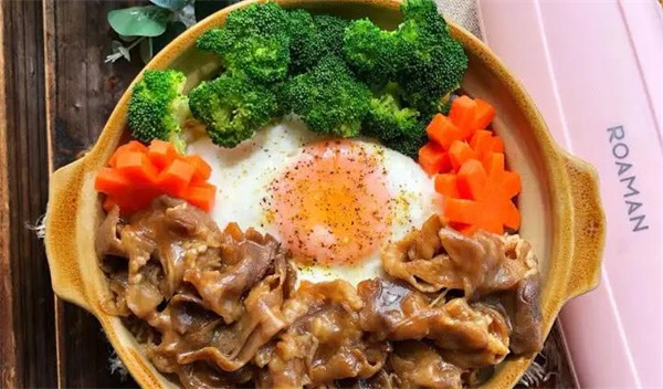 寻友记鲍汁肥牛饭