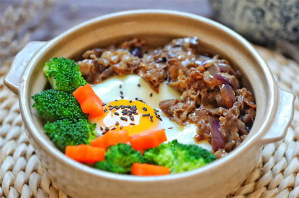 极味肥牛饭