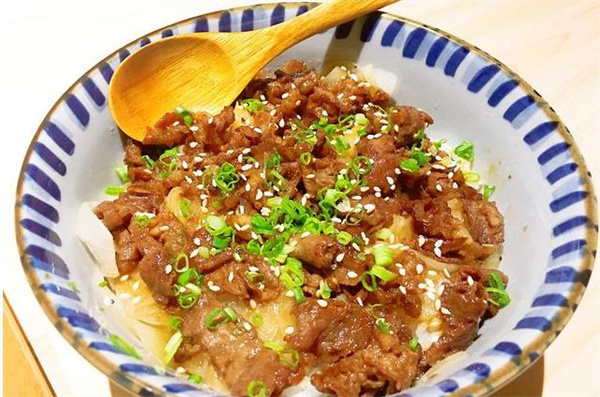 极味肥牛饭