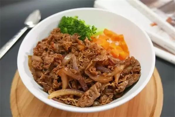 牛谷丽番茄肥牛饭
