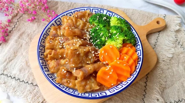 牛谷丽番茄肥牛饭