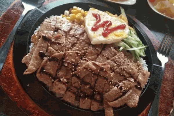 味忆铭牛扒饭