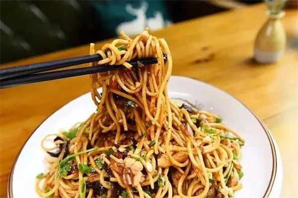 巷王拌面