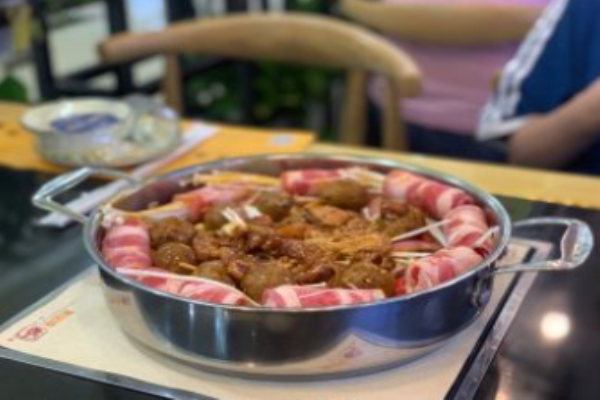 抖小二三汁焖锅加盟怎么样?