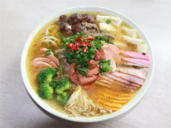 即时捞骨汤冒菜加盟