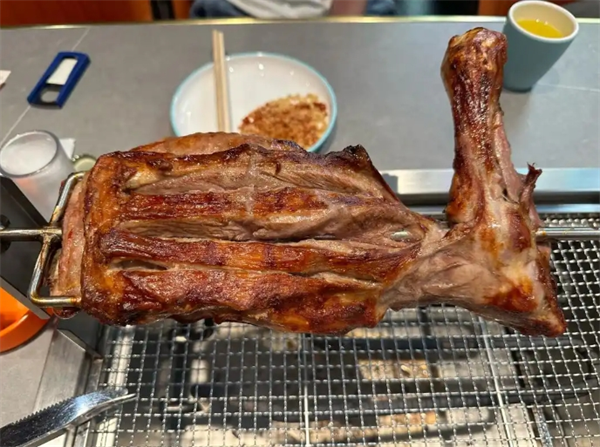 鹰鹏草原碳烤羊腿烧烤加盟